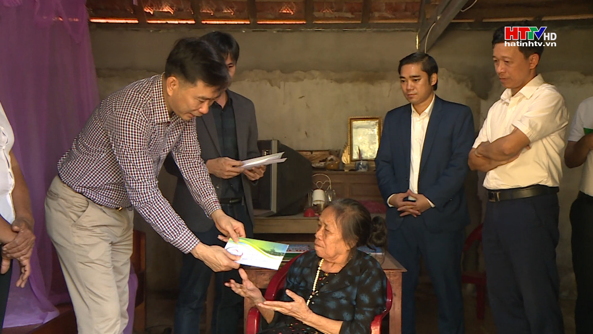 Tháng 12/2023: HTTV trao gần 200 triệu đồng nhân ái